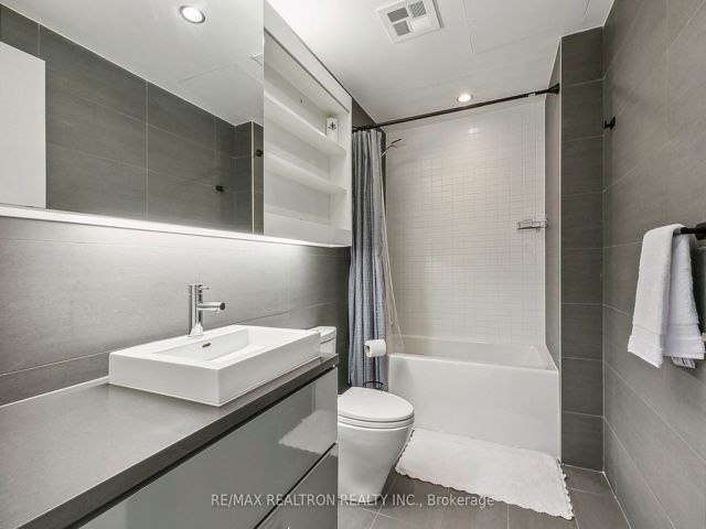 1004 - 51 Trolley Cres