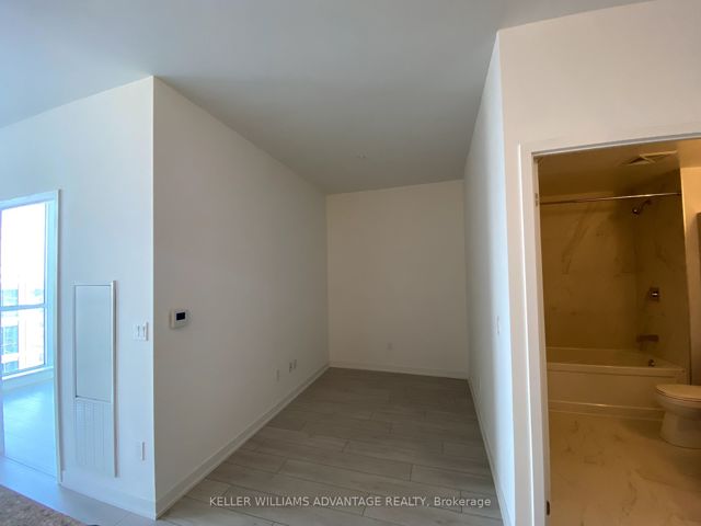 1607 - 31 Tippett Rd