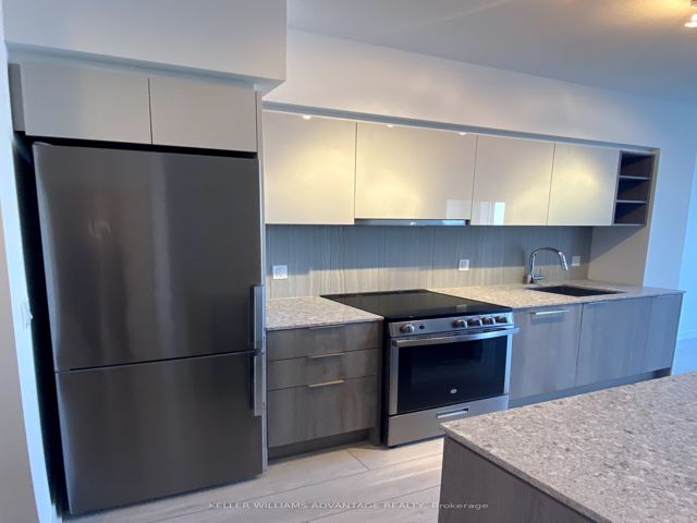 1607 - 31 Tippett Rd