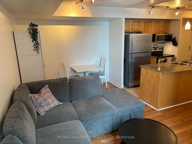 1453 - 313 Richmond St E