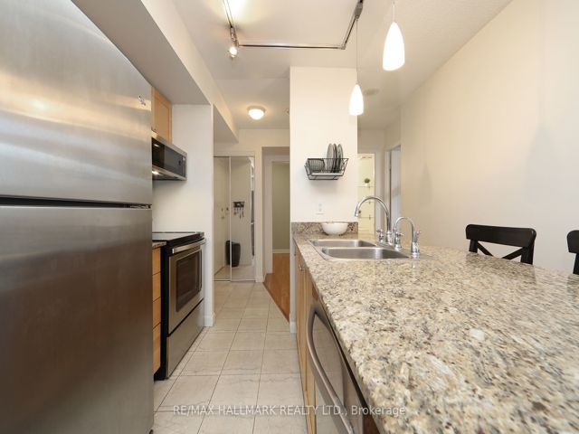 1453 - 313 Richmond St E
