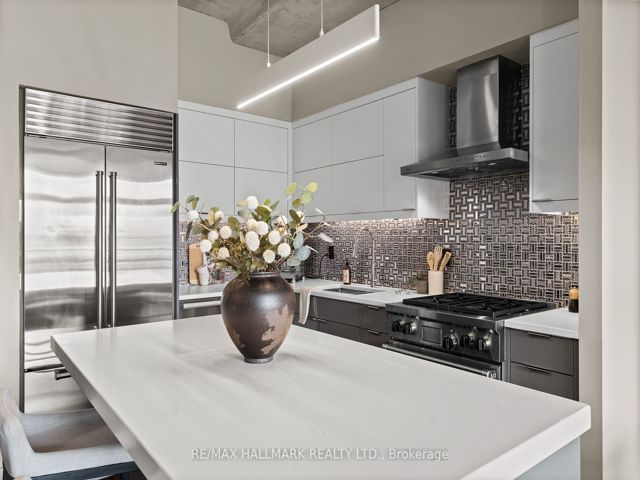 PH 1029 - 55 Stewart St