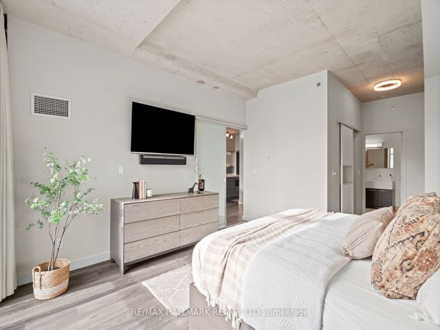 PH 1029 - 55 Stewart St