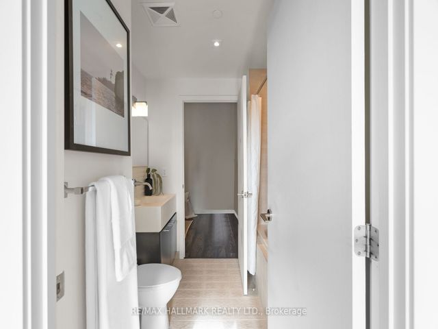 PH 1029 - 55 Stewart St