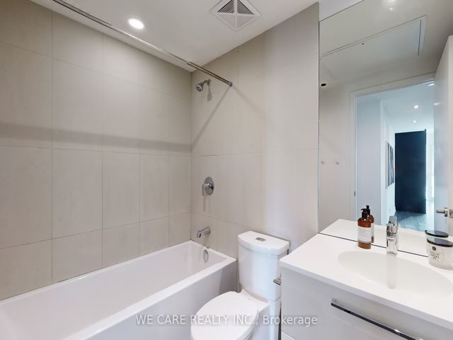 1410 - 15 Grenville St