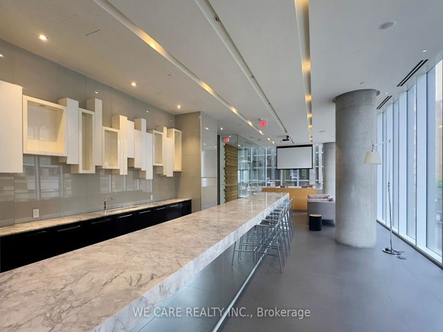 1410 - 15 Grenville St