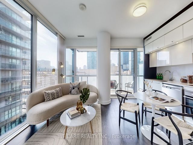 1410 - 15 Grenville St