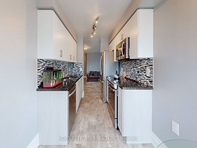 711 - 20 Olive Ave