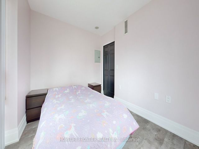 711 - 20 Olive Ave