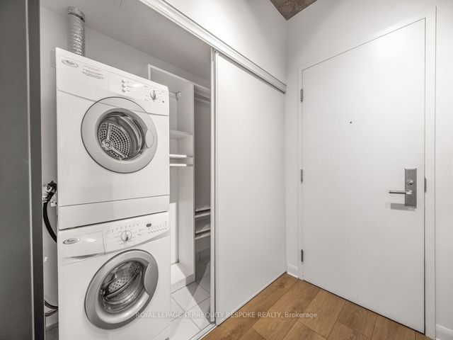 202 - 478 King St W