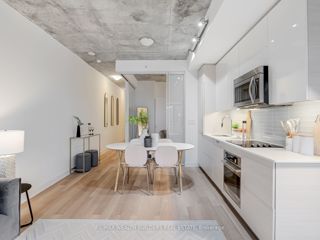 1706 - 210 Simcoe St