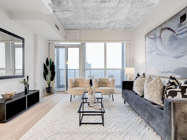 1706 - 210 Simcoe St