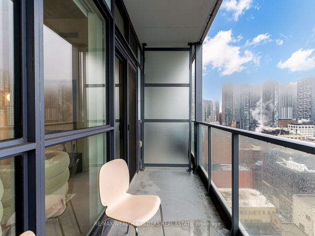 1706 - 210 Simcoe St