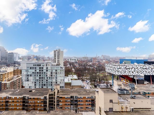 1706 - 210 Simcoe St