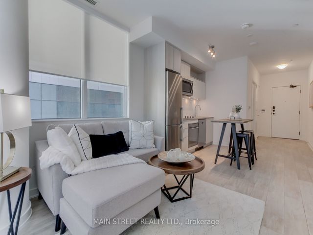 201 - 60 Princess St