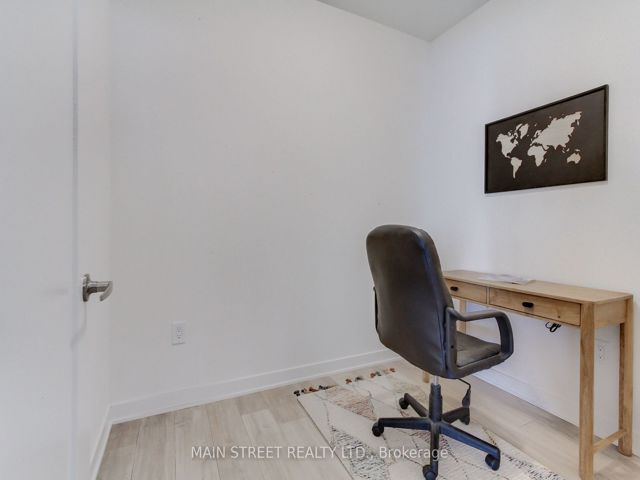 201 - 60 Princess St