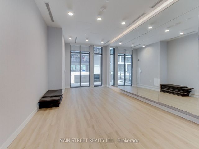 201 - 60 Princess St