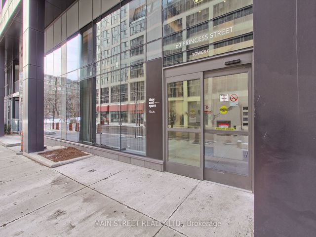 201 - 60 Princess St