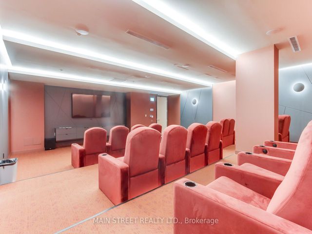 201 - 60 Princess St