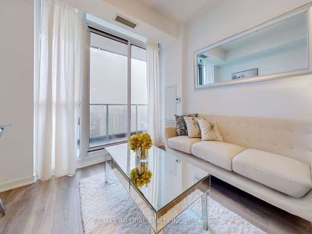 1705 - 38 Forest Manor Rd