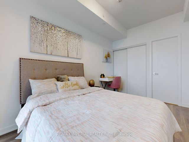 1705 - 38 Forest Manor Rd