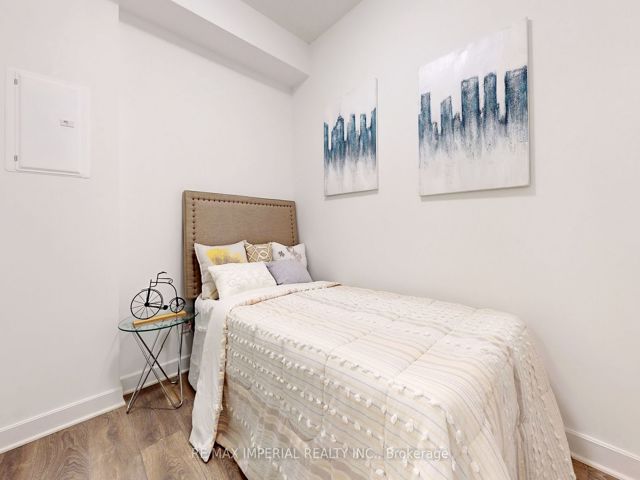 1705 - 38 Forest Manor Rd