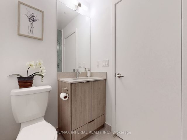 1705 - 38 Forest Manor Rd