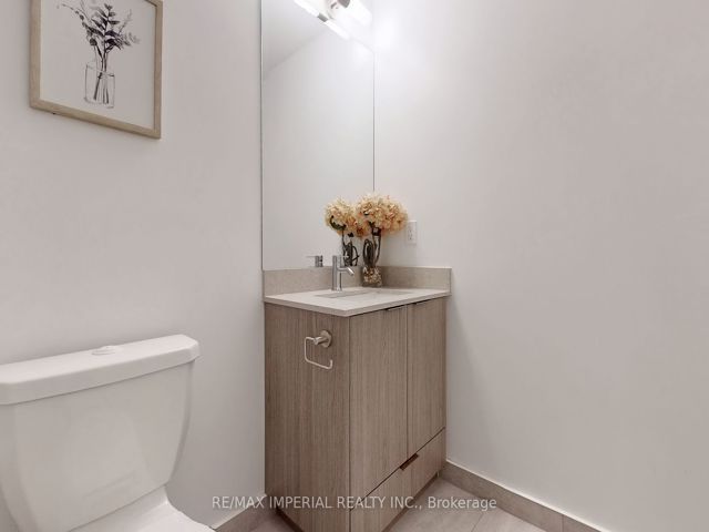 1705 - 38 Forest Manor Rd