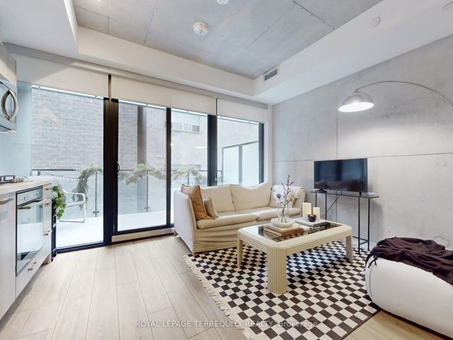 308 - 458 Richmond St W