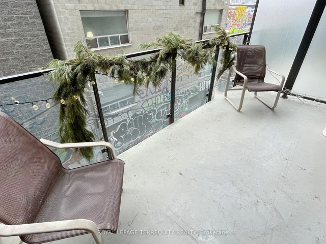 308 - 458 Richmond St W