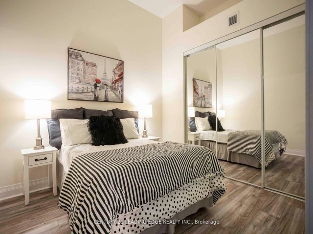 Loft #5 - 2191 Yonge St
