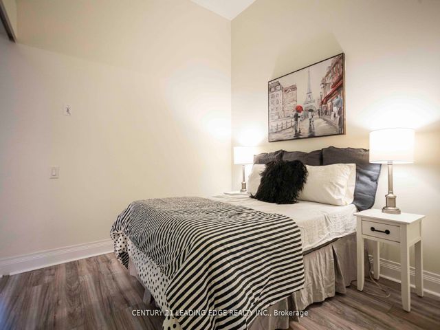 Loft #5 - 2191 Yonge St