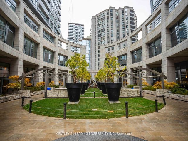 Loft #5 - 2191 Yonge St