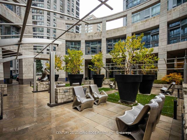 Loft #5 - 2191 Yonge St
