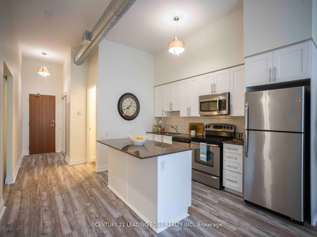 Loft #5 - 2191 Yonge St