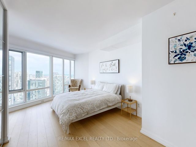 3401 - 210 Victoria St