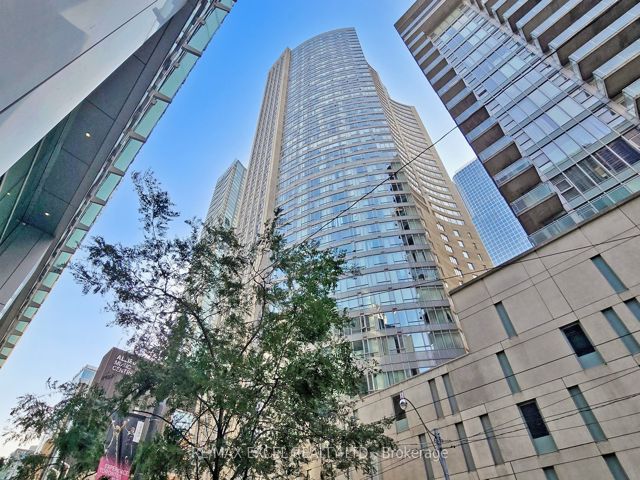 3401 - 210 Victoria St