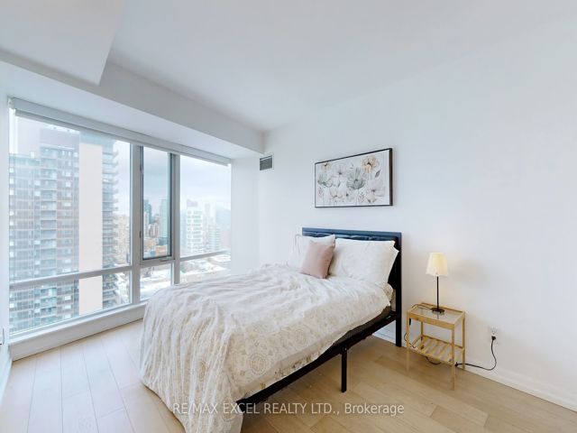 3401 - 210 Victoria St