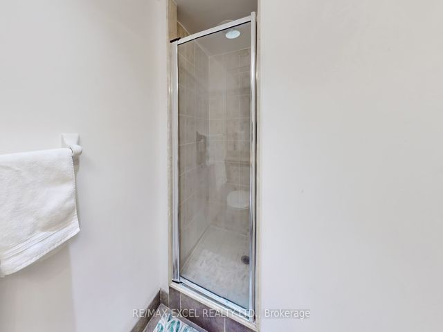 3401 - 210 Victoria St