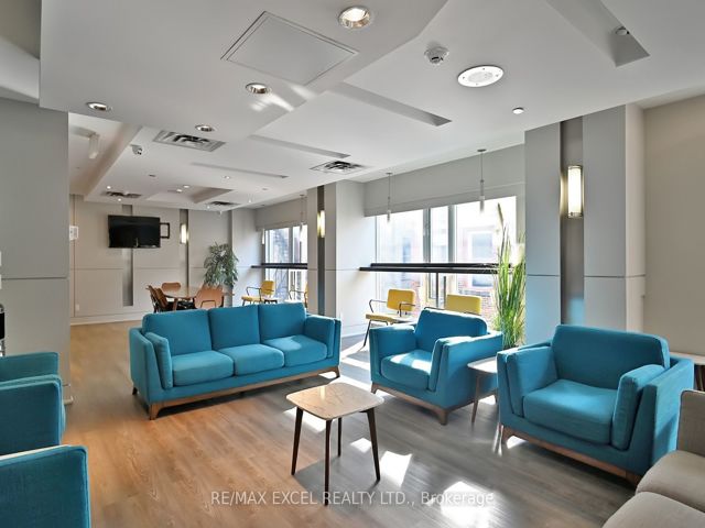 3401 - 210 Victoria St