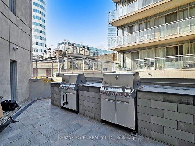 3401 - 210 Victoria St