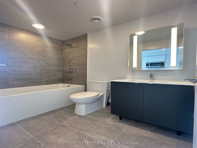 607 - 500 Dupont St W