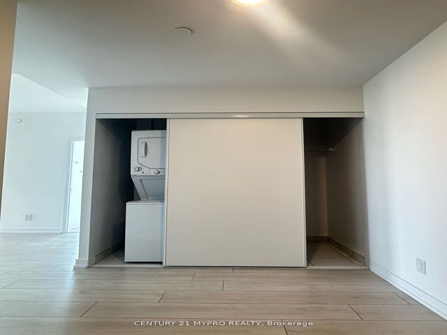 607 - 500 Dupont St W