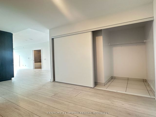 607 - 500 Dupont St W