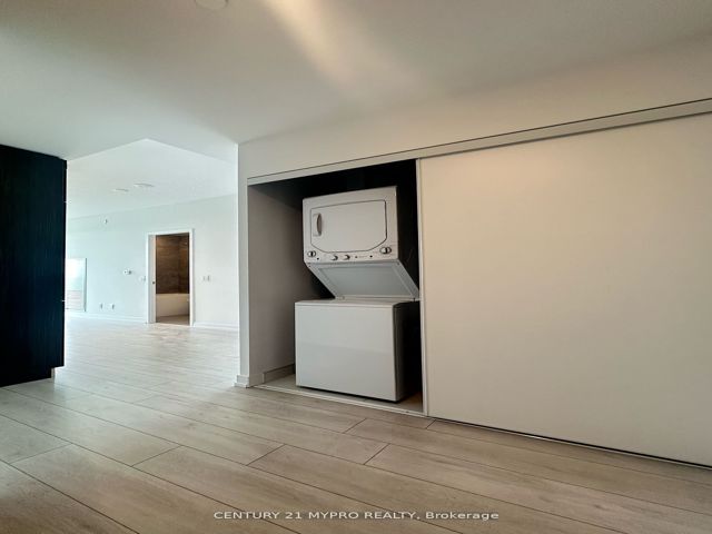 607 - 500 Dupont St W