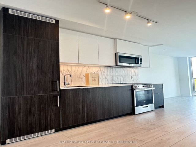 607 - 500 Dupont St W