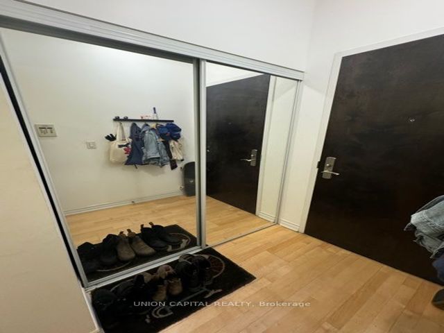 3613 - 761 Bay St