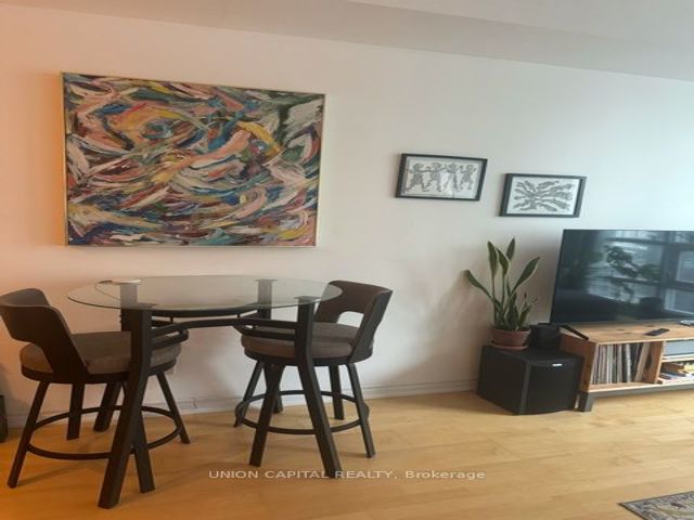 3613 - 761 Bay St