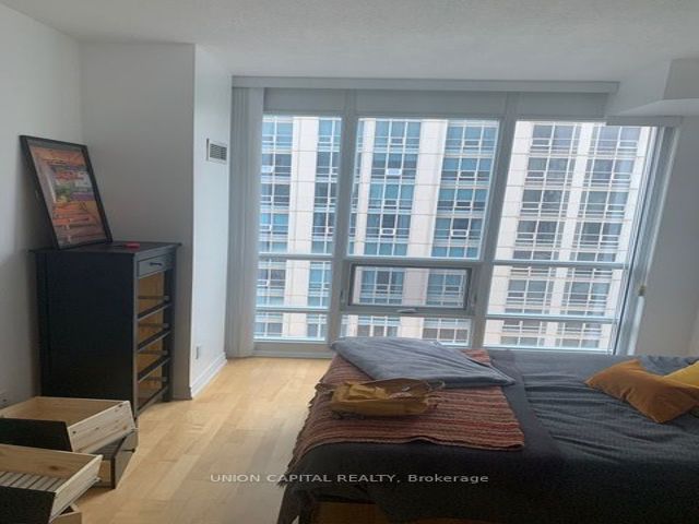 3613 - 761 Bay St