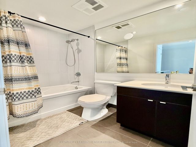 1312 - 170 Fort York Blvd